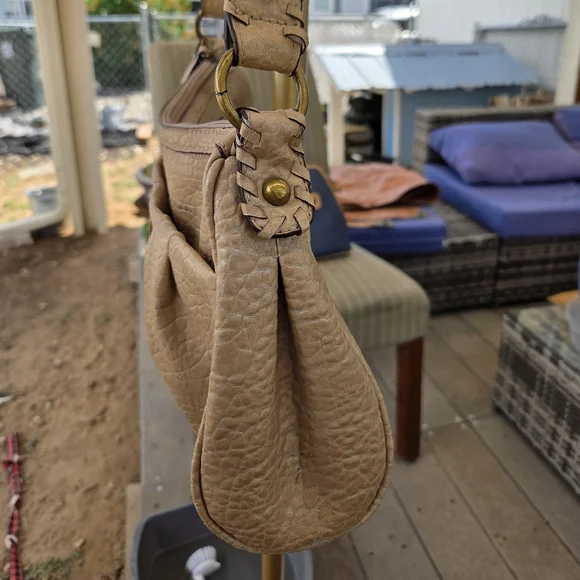 Nicole Miller Beige Y2K Shoulder Bag with Bag Charm and Emblem - Picture 7 of 15